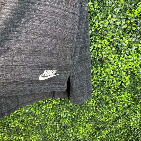 Nike work out  top EUC - Picture 10 of 13